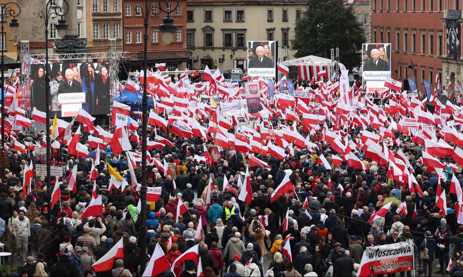 Wiec PiS w Warszawie o imigracji i dziurze budżetowej. &quot;To idzie ku bardzo ciężkiemu kryzysowi&quot;