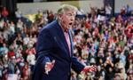 "To są prawdziwi frajerzy". Starcia i okrzyki na wiecu wyborczym Trumpa