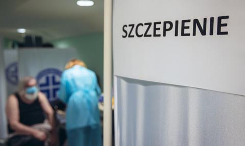 Polska osamotniona na szczepionkowym placu boju. Pfizer i UE nie ustępują