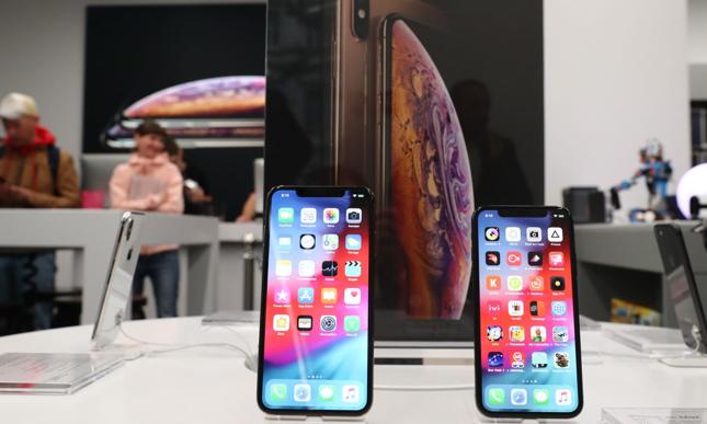 iPhone XS i XS Max trafiły w piątek do sprzedaży