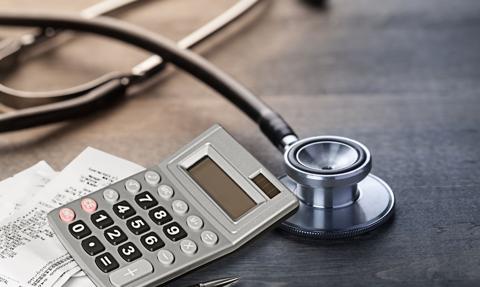 Dobrowolne ubezpieczenia zdrowotne ratunkiem dla NFZ? Eksperci mówią tak, ale mają warunek
