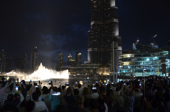 Dubai Downtown - pokaz multimedialej fontanny przy Burj Khalifa i Dubai Mall