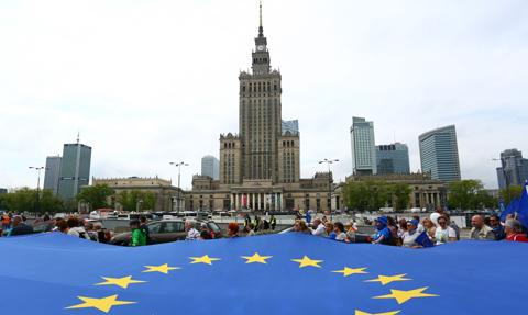 Co ósmy Polak nie potrafi wskazać korzyści płynących z obecności Polski w UE