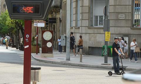 Rekordowe temperatury w Hiszpanii. Miasta tworzą ”schrony klimatyczne” przeciwko upałom