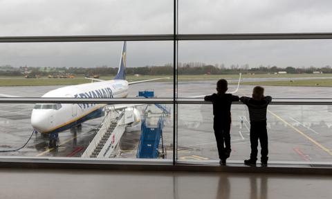 Podatek od wagi w samolotach. Pasażerowie alarmują o nowej fali restrykcji
