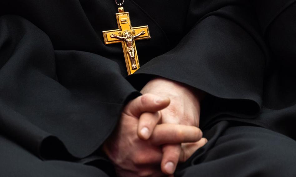 Odszkodowania dla ofiar pedofilii Kościół we Francji sfinansuje z nieruchomości lub pożyczek