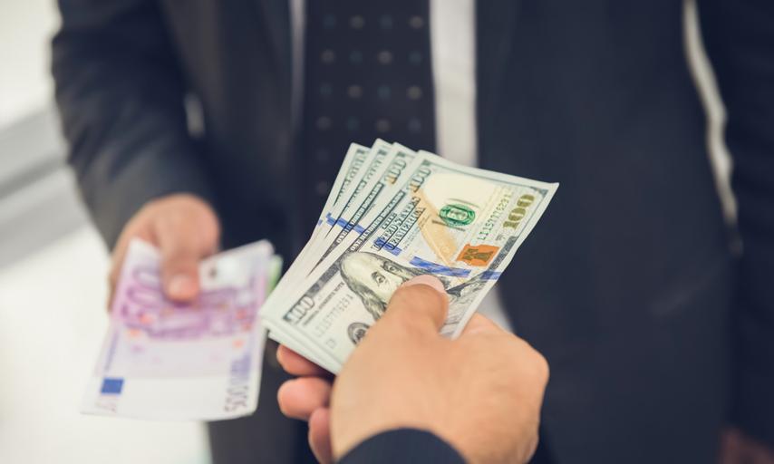 Swap walutowy – jak działa i dlaczego przyciąga inwestorów?