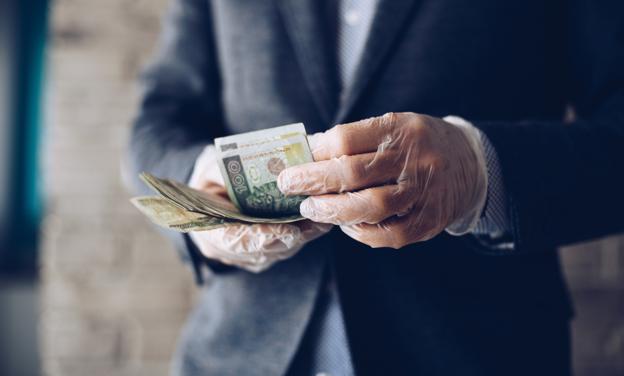 Wynagrodzenia w firmach mocno w górę. Przeciętnie już prawie 6000 zł