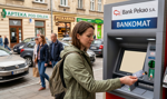 Wypłata w polskim bankomacie z zagranicznego konta - ile kosztuje i na co uważać?