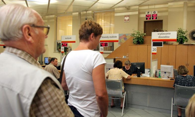 Gminni urzędnicy nie muszą się bać o posady
