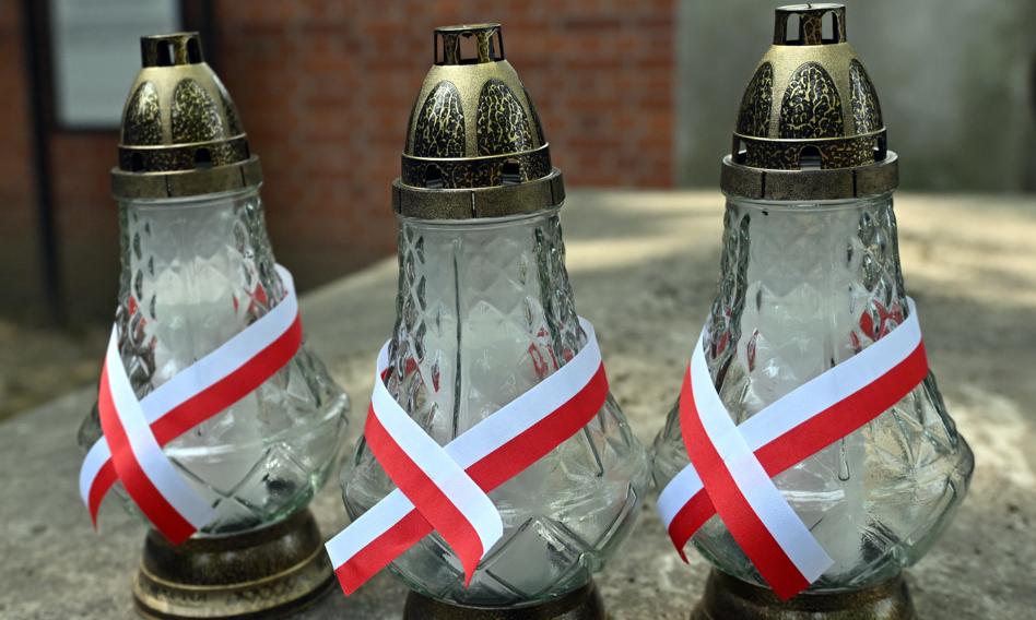 „Zaplanowane z zimną krwią ludobójstwo”. Polska i Ukraina żegnają ekshumowane ofiary zbrodni wołyńskiej
