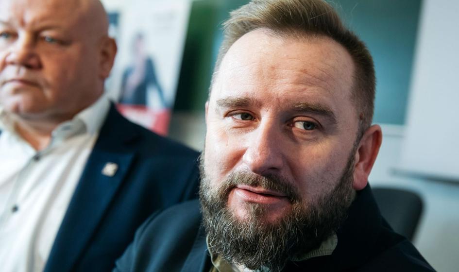 Liroy-Marzec i "Bezpartyjni" postulują: w Warszawie maksymalnie 1/3 instytucji państwowych
