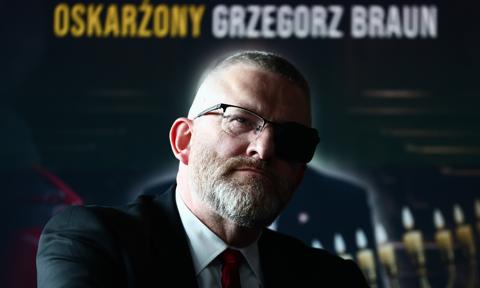 Piąty wniosek o odebranie immunitetu Braunowi. Tym razem chodzi o negowanie holokaustu