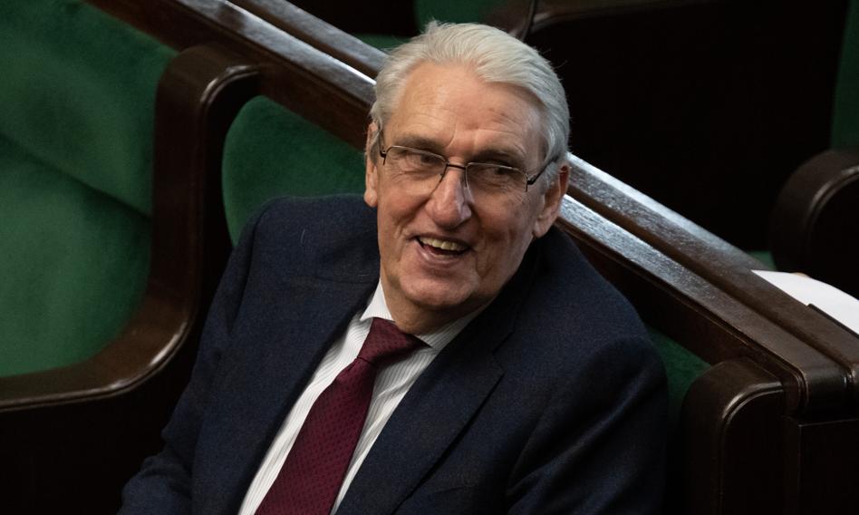"Sensacje XX wieku" i akcje zapewniły emeryturę Bogusławowi Wołoszańskiemu. Dostanie jeszcze podwyżkę