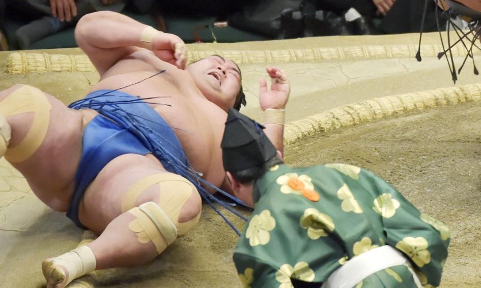 Japonia: na giełdzie leje się krew, jen coraz mocniejszy, obligacje poniżej zera