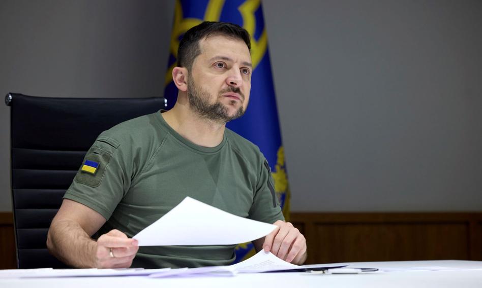 Zełenski podpisał ustawę znoszącą dożywotnią kontrolę finansową nad politykami. Co z wejściem do UE?