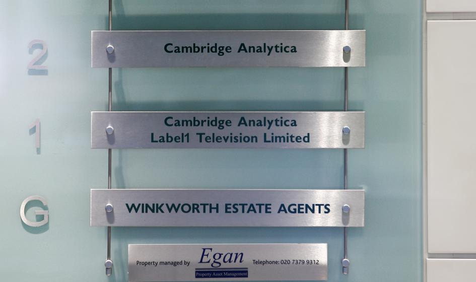 Pracownik Cambridge Analytica: firma "podniosła fake newsy na wyższy poziom"