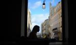 Tylko 32 proc. pracowników hybrydowych może samodzielnie decydować o miejscu pracy