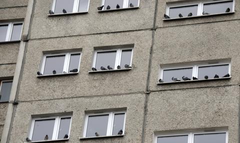 W papierach ich nie ma, w środku mieszkają ludzie. Krakowska samowola czeka na wyburzenie