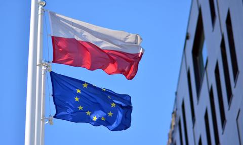 Polacy chcą pieniędzy z KPO. "Tak" dla ustępstw wobec KE