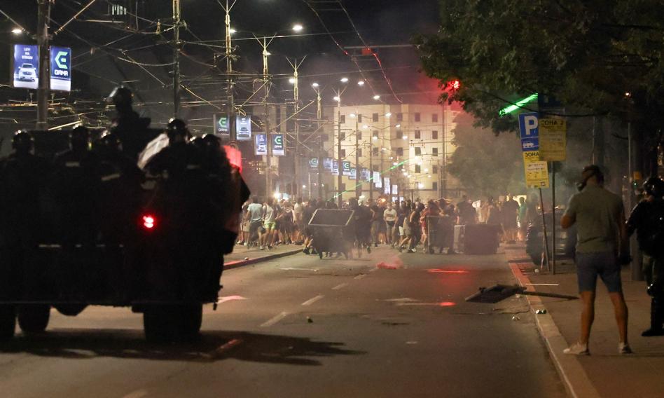 Antyrządowe demonstracje w Serbii przybierają na sile. To już piąta noc niepokojów