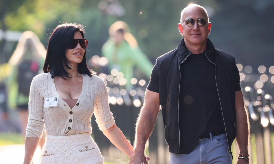 Jeff Bezos sięga do gwiazdy. Rakieta New Glenn wystartowała