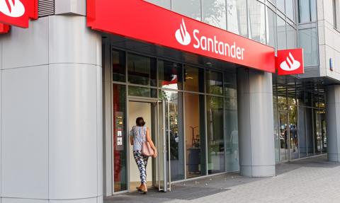 Santander spodziewa się w '23 wzrostu kosztów ryzyka, mogą one wzrosnąć do 100 pb.
