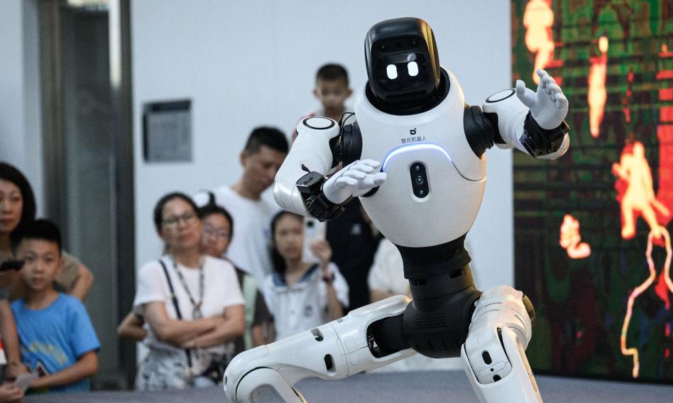 Chińscy producenci robotów humanoidalnych kontrolują 97% rynku globalnego