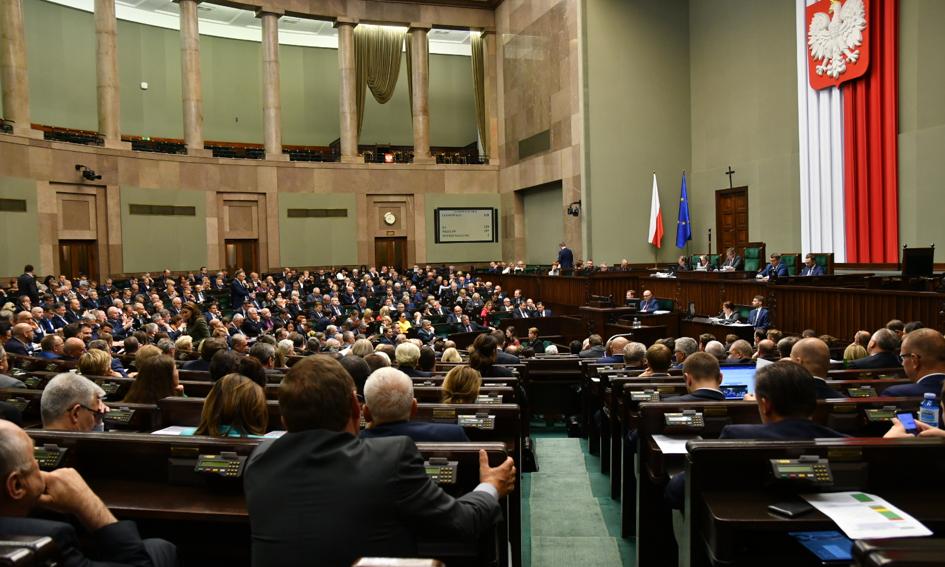 Sejm pracuje nad zamrożeniem cen prądu. Ustawa zmieniona w ostatniej chwili