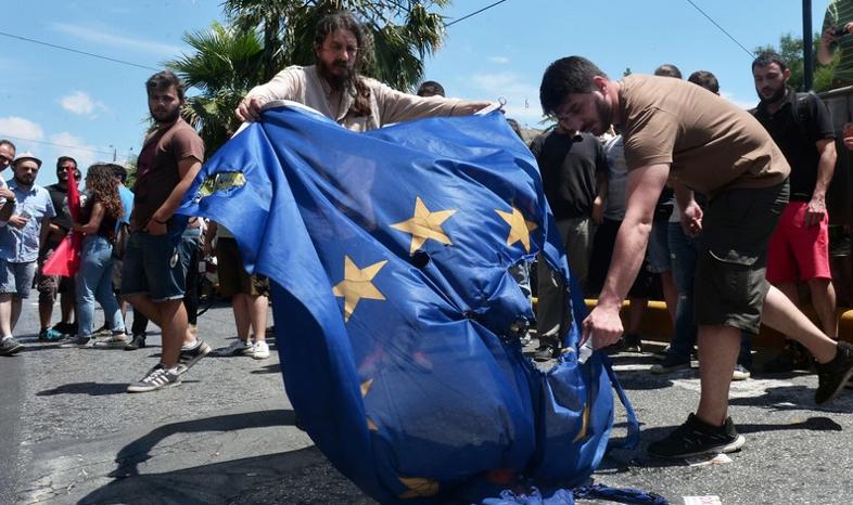 Francuska prasa: wynik greckiego referendum wstrząsa eurolandem