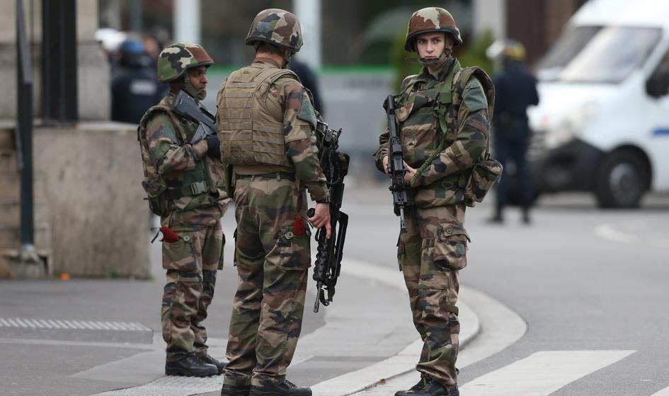 Belgia: policja zatrzymała pięć osób w sprawie zamachów w ʲżu