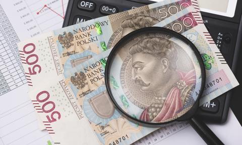 Ile trzeba wpłacić do banku, żeby dostawać 500 zł miesięcznie? Oto rynkowa rzeczywistość