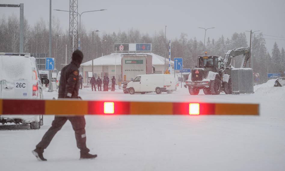 Finlandia zamyka całą wschodnią granicę z Rosją. To wynik &quot;operacji hybrydowej&quot;