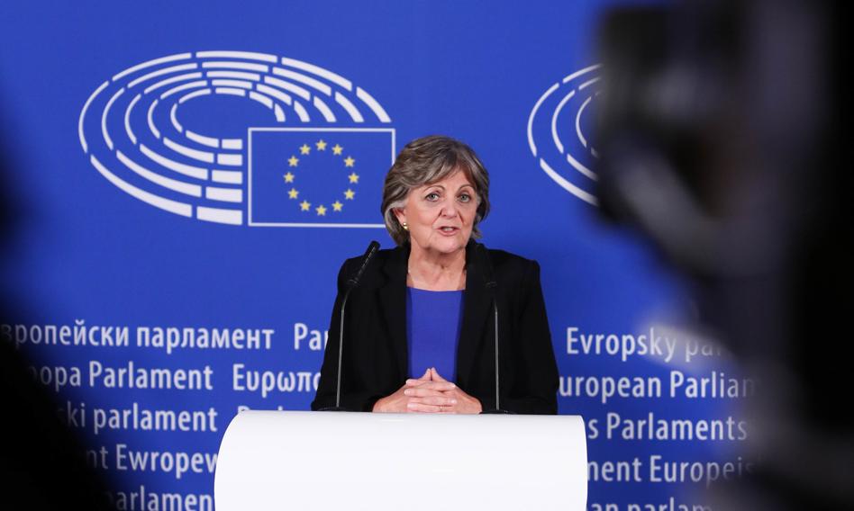 Komisarz UE ds. spójności i reform o rozszerzeniu wsparcia na rzecz uchodźców