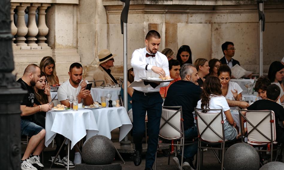 Tak się pracuje w gastro i hotelarstwie. Niemal 1/4 zatrudniona tylko na część etatu
