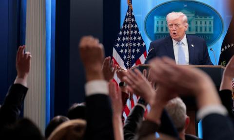 Trump: Iran wróci do epoki kamienia łupanego, a my będziemy pobierać opłaty za żeglugę w cieśninie Ormuz