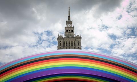 Tysiące osób na Paradzie Równości w Warszawie. Marsz pod hasłem 25 lat dumy i buntu