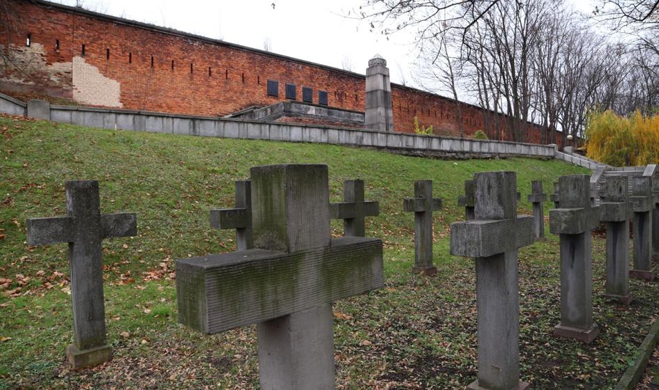 Na Cytadeli Warszawskiej odkryto groby ludzi