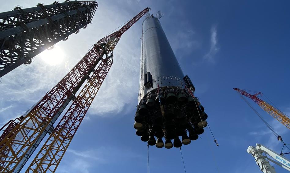 Musk walczy o kosmos. SpaceX skonstruował największą w historii rakietę nośną