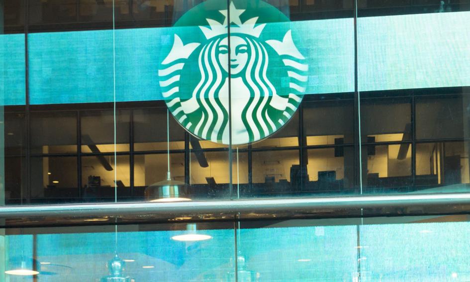 Piątek bez kawy w USA? 10 tys. pracowników Starbucksa strajkuje