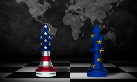 Polityka Trumpa wspiera euro i Europę. Inwestorzy wycofują kapitał z USA