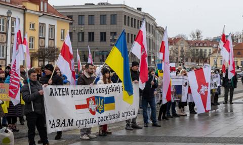 Od wielkiej solidarności po trudne kompromisy. Jak zmieniły się nasze relacje z Ukrainą