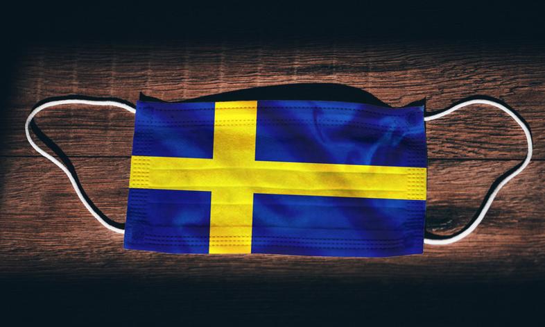 Od środy w Szwecji obowiązują certyfikaty COVID-19. Wielu podważa ich legalność