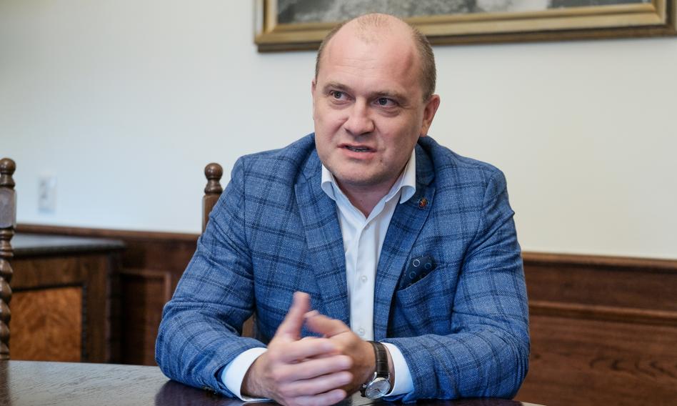 Piotr Krzystek wygrał wybory na prezydenta Szczecina z wynikiem 60,43 proc.