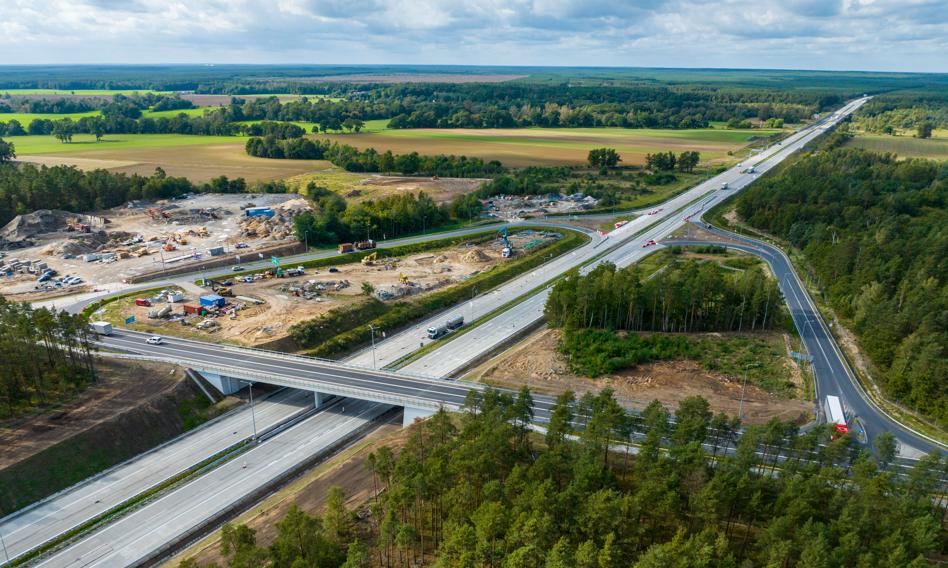 A18 ma już status autostrady. Oddano do użytku ostatni 20-kilometrowy odcinek trasy