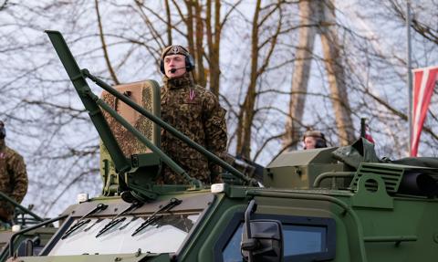 Pancerna tarcza Arktyki. Nowe gąsienicowe pojazdy zabezpieczą północ Europy