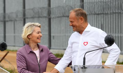 Tusk i Leyen na granicy z Białorusią: Polska zainwestuje 200 mld zł w przemysł obronny