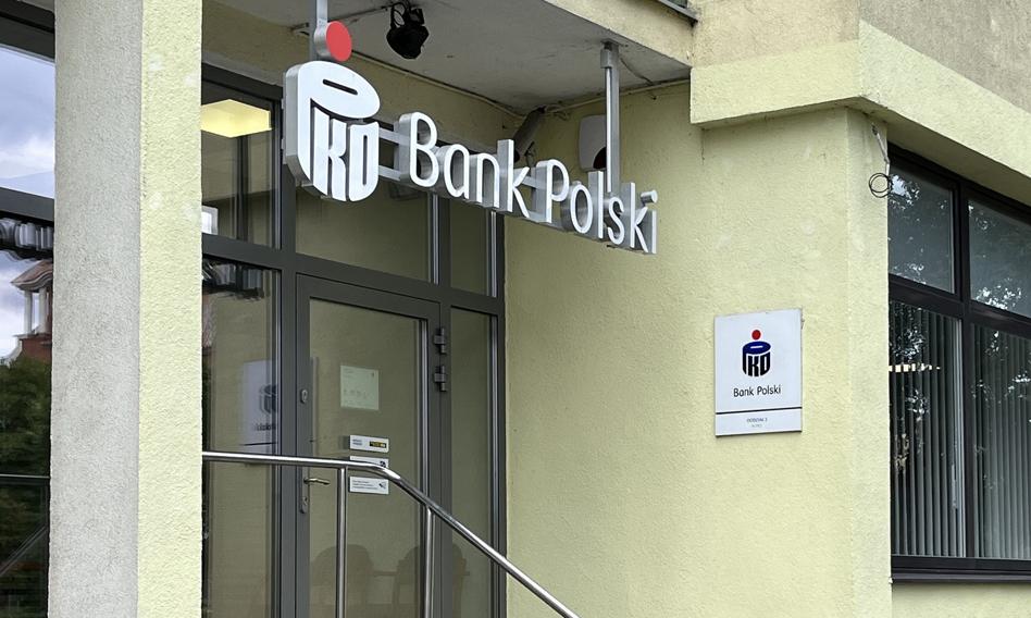 Wyniki PKO BP w II kw. 2023 roku vs. konsensus PAP (tabela)