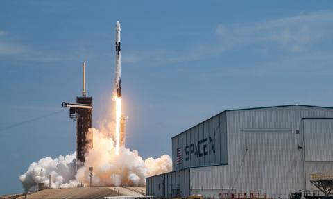 Firma SpaceX wystrzeliła rakietę z zaopatrzeniem dla Międzynarodowej Stacji Kosmicznej