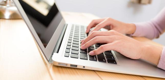 Chętniej wydajemy na newsy w sieci